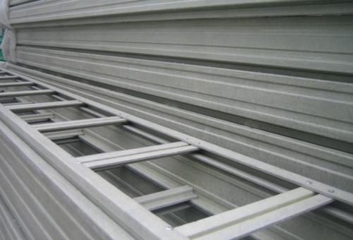 合適的電纜橋架不光是電纜線的“守護(hù)神 合適的電纜橋架不光是電纜線的“守護(hù)神